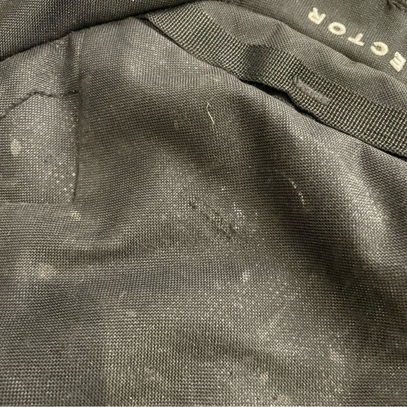 The North Face Black Backpack Durable Nylon Classic Design - Picture 4 of 5